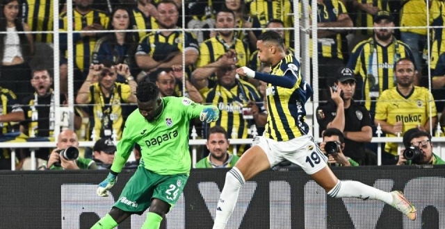 [閒聊] 奧納納離隊後首秀8次神撲被轟30腳僅輸1球