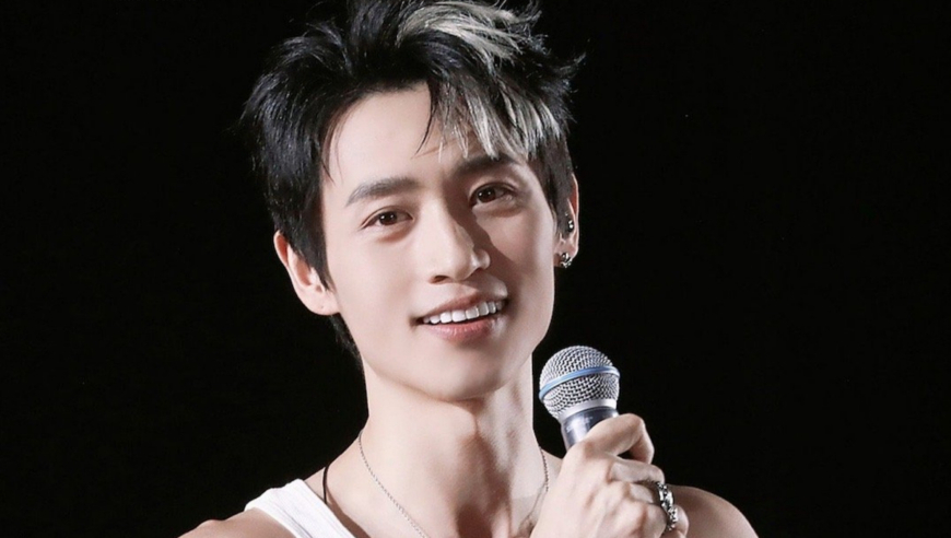 魏晨时隔多年再唱《分身情人》,梦回流星雨,和粉丝双向奔赴