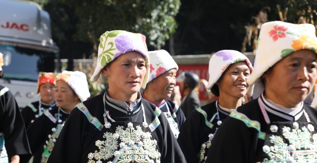 贵州长顺苗族同胞欢庆民族文化节_腾讯新闻