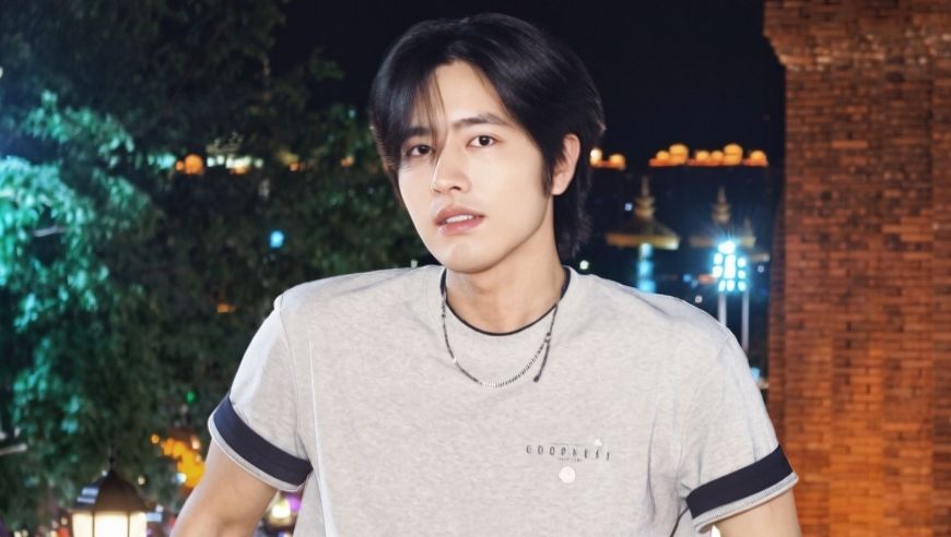 罗正直播间人数突破10万，将捐赠打赏收益，带山区孩子来北京看天安门
