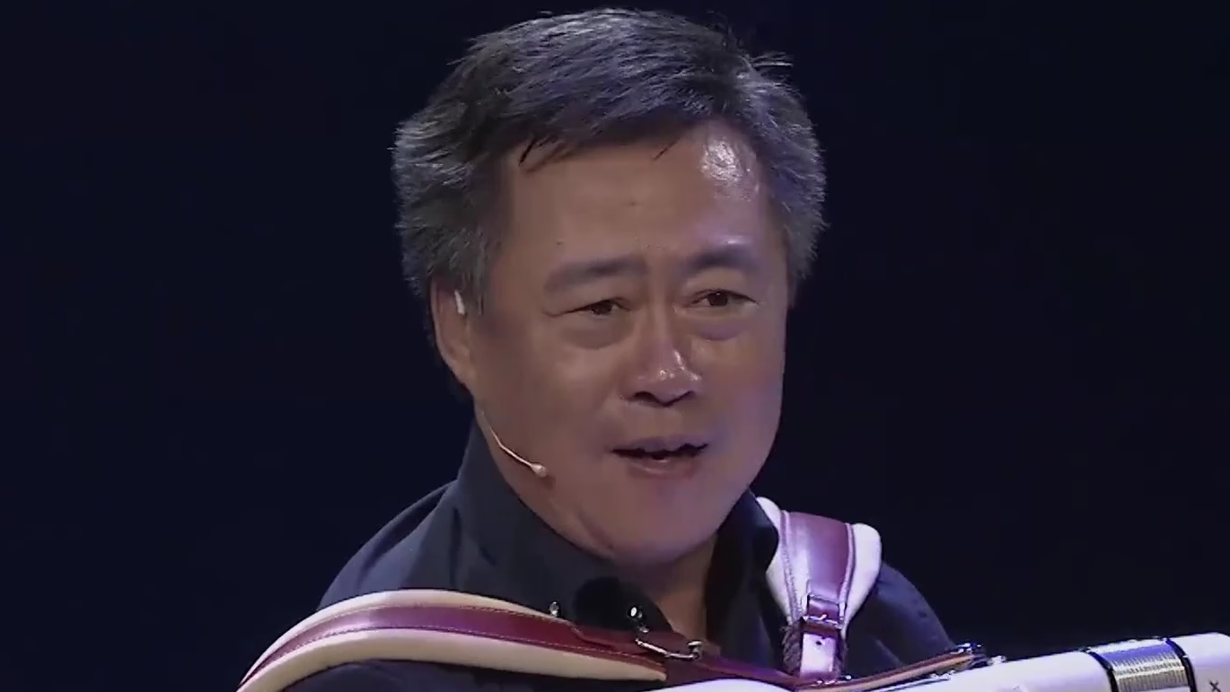博林惊喜现身，称能为耿莲凤伴奏很自豪，盛赞其30年风采依旧_腾讯新闻