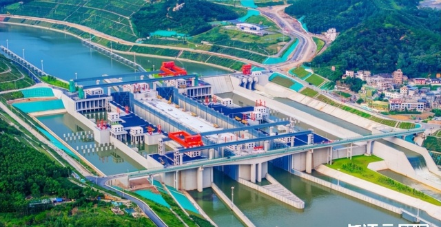 中国首次建设三级叠合式省水船闸