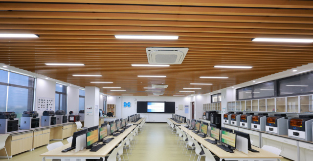 校长用三句话打动家长！建校4年，杭州这所高中重新定义教育的温度与高度_腾讯新闻