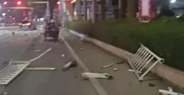 女子酒后驾车撞护栏后对围观者扬言“撞死你们”，警方：刑拘！_腾讯新闻