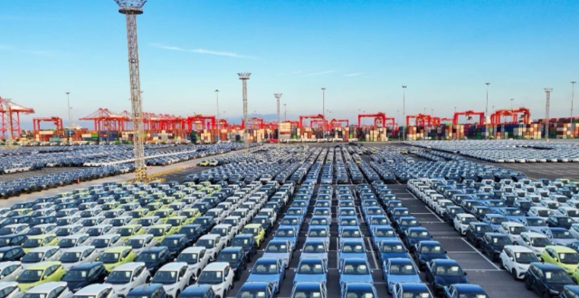 2025年俄从中国进口48.9万汽车，为何二手车暴增2.5倍？_腾讯新闻