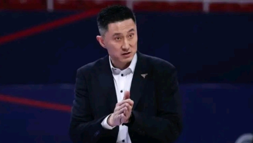 恭喜广东男篮！28岁顶薪内线+主教练亲自上场，杜锋冲冠不再只是口号！