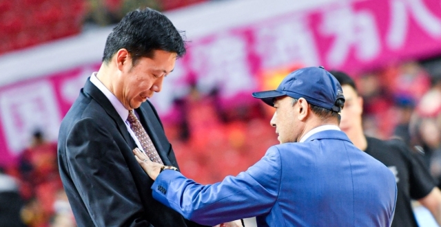 57岁冠军教头阿的江再次下课？他饱受质疑王治郅却极其感激_腾讯新闻