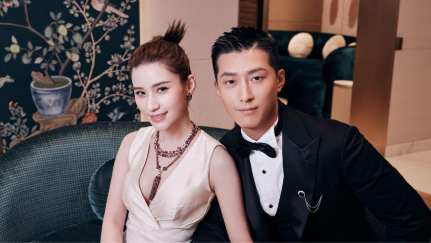 何超莲夫妻久违合体,窦骁在旁满脸宠溺,两人直升机到处玩好潇洒