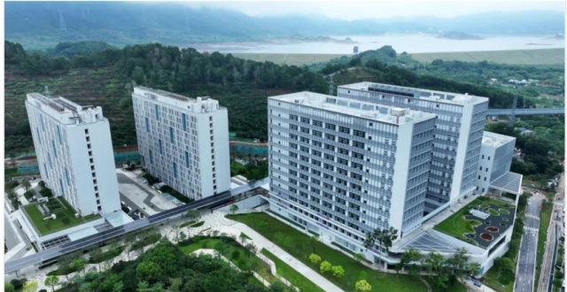 深圳这所新大学周五为啥不上课？_腾讯新闻