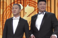 曹云金、刘云天表演相声《说你什么好》，包袱一个接一个，默契配合引爆笑点_腾讯新闻