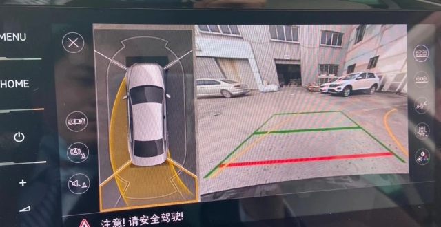全景影像卡顿致倒车蹭墙，大V发文吐槽，现在的车为什么这么难停？_腾讯新闻