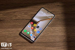 OPPO K12s Real Photos Revealed: Boasting a 7000mAh Battery and Five-Year Longevity