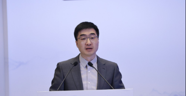 杨冰：数智化“底座”对金融科技至关重要_腾讯新闻