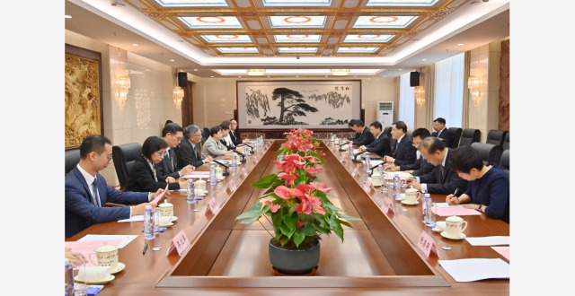 应勇会见香港特别行政区终审法院首席法官张举能_腾讯新闻