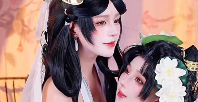 团宝cos小乔青蛇，闺蜜cos白蛇，造型还原，互动超甜，根本看不够_腾讯新闻
