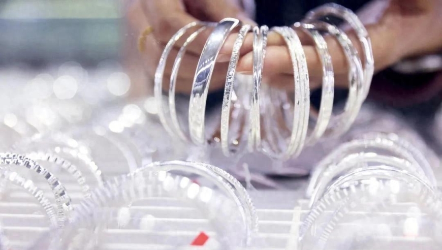 白银，突然暴涨