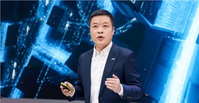 何小鹏点评特斯拉飞行车