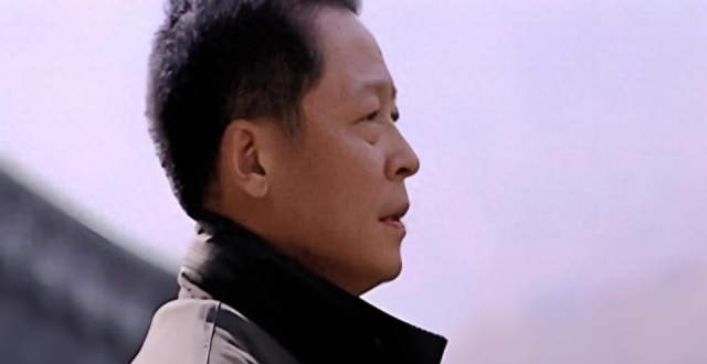 丁元英：一个男人最掉价的行为，不是抽烟喝酒，不是兜里没钱，也不是邋里邋遢，而是散财败家，薄情寡义，目光短浅_腾讯新闻