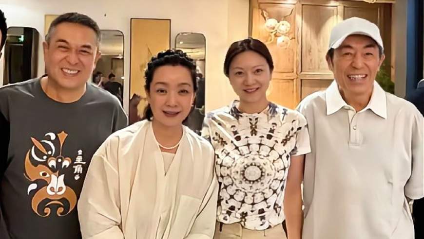 《主角》收官聚餐，张艺谋夫妇，张嘉益夫妇亮相，刘浩存缺席