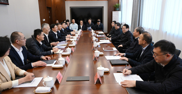 易炼红调研省委编办：全过程主动融入服务 全方位提升工作质效 为勇当先行者谱写新篇章注入强劲动能活力_腾讯新闻