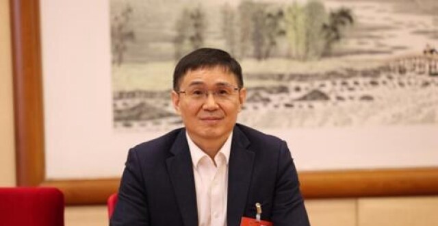 全国人大代表钟宝申：以新质生产力夯实光伏全球领跑地位_腾讯新闻
