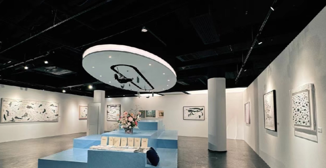 “燕飞鱼跃”吴冠中版画艺术展在深圳开幕_腾讯新闻