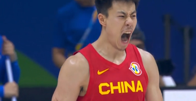 0-7开局连续追分！张镇麟9分爆发，中国男篮还击14比3_腾讯新闻