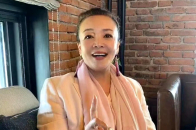 张兰被问绯闻男友田益宾，暴怒飙脏话怼网友：你是好孙子，没忘你爷爷_腾讯新闻
