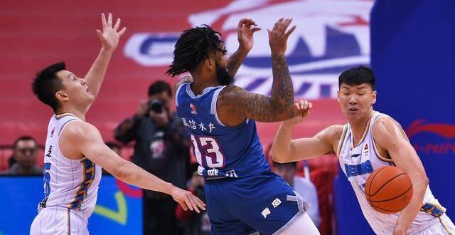 CBA | 田宇翔扮演奇兵 北汽男篮客场险胜青岛_腾讯新闻
