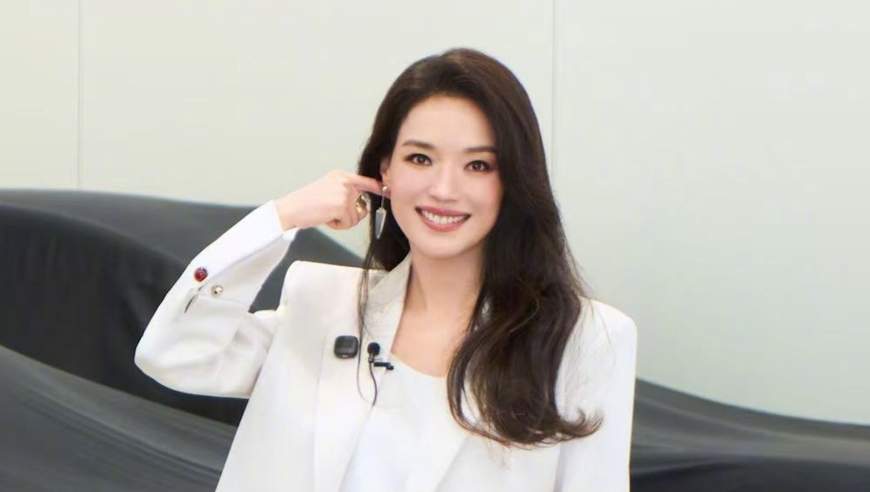 舒淇罕见聊跟冯德伦婚后生活，两人不会太腻歪，反而会互相卷对方
