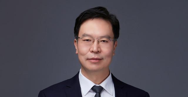 看2025丨蒙牛集团李鹏程：积极应对周期挑战，向内而生_腾讯新闻