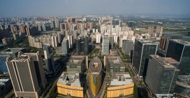 成都今年首场土拍4宗宅地成交额35.64亿元，46家房企参拍_腾讯新闻