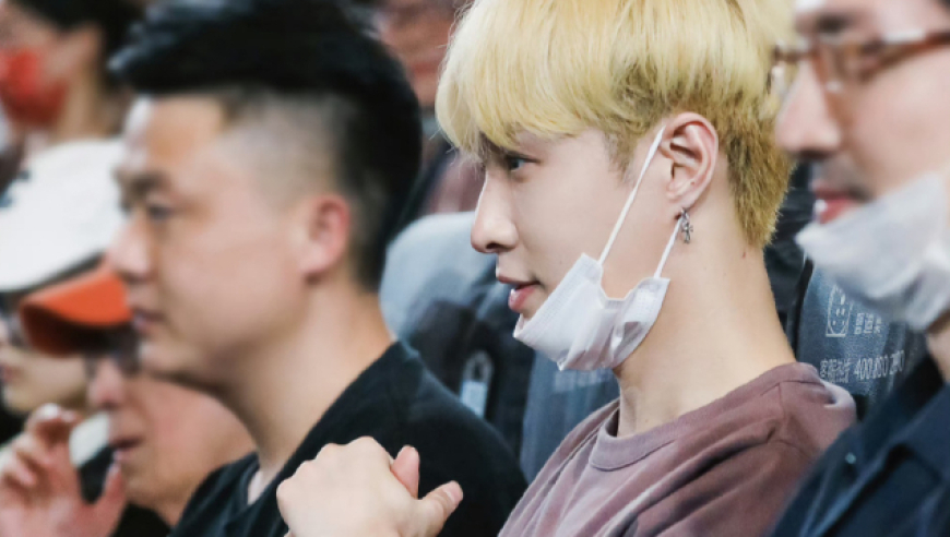 首映礼,张艺兴对雷佳音的耿直发言引大笑,张艺谋谈新片合作刘耀文