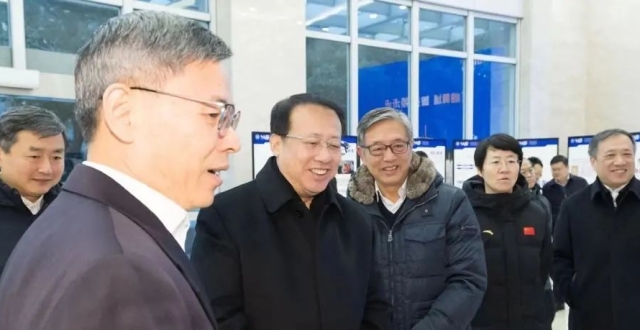 聚焦国家重大需求和城市重要使命，提供人才保障和智力支撑！龚正调研上海高级金融学院 | 要闻_腾讯新闻