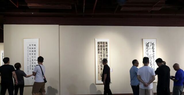 艺评丨胡紫桂：山水画卷中的艺术盛宴——第二届湖南旅游发展大会美术书法摄影作品展书法述评_腾讯新闻