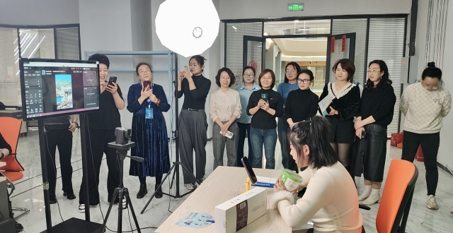 市妇联“金城大姐”巾帼家政电商赋能提效创业训练营结营_腾讯新闻