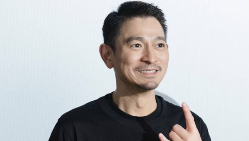 62岁刘德华被00后粉丝叫老婆,从一脸懵到逐渐接受:那你养我哦