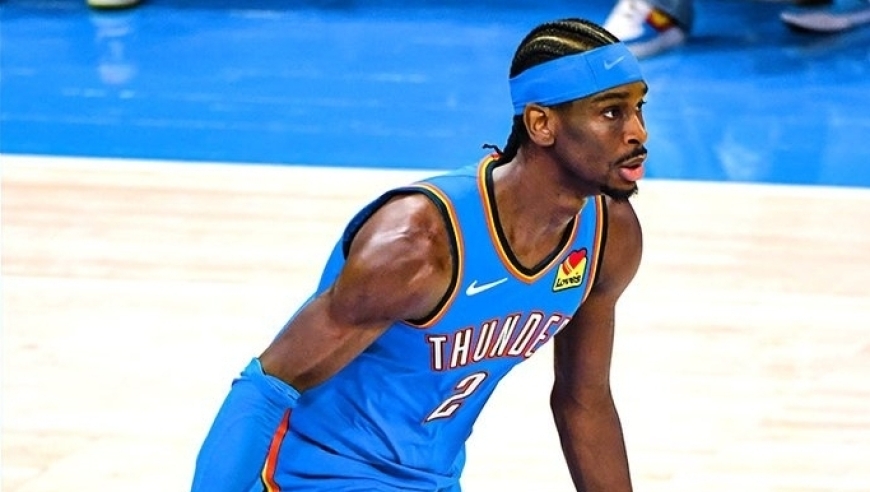 亚历山大34+5+8+4造NBA神迹！雷霆系列赛G2之王，主场大胜步行者