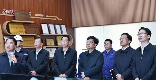 杨斌到沾益区调研时强调：完整准确全面贯彻新发展理念 在产业转型升级上走在前列_腾讯新闻