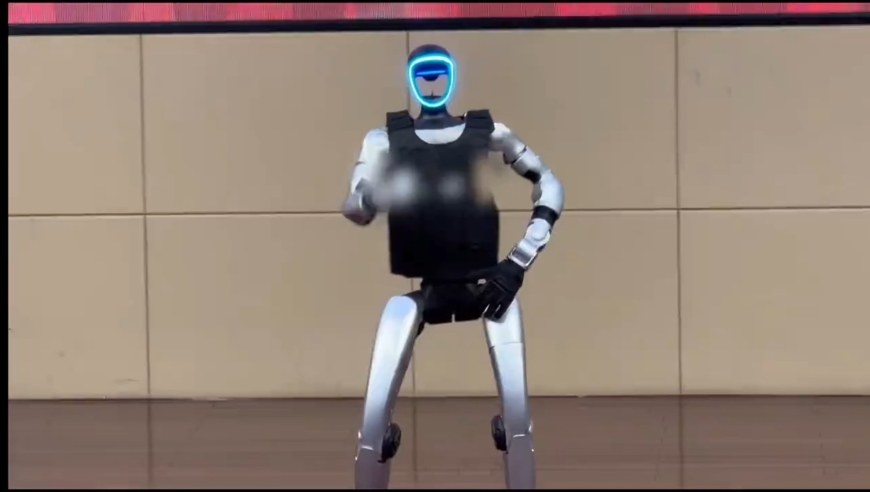 小朴Simbot——深朴智能全新一代智能服务机器人_腾讯新闻