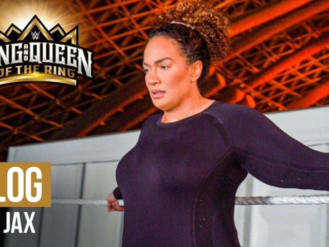 丽芙夺得女子世界冠军  拜耳勒沃库森获赠wwe金腰带