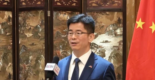驻迪拜总领事李旭航就“温暖迎春·共庆中国年”系列活动接受中央广播电视总台专访_腾讯新闻