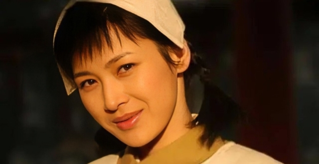 演员童蕾，低调嫁50亿富豪，结果沦落到替夫还债，如今带娃住农村_腾讯新闻
