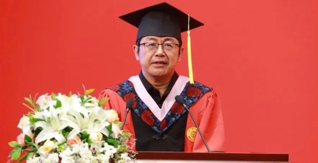 毕业季 | 北大社会学系系主任周飞舟在2024年毕业典礼上的致辞_腾讯新闻