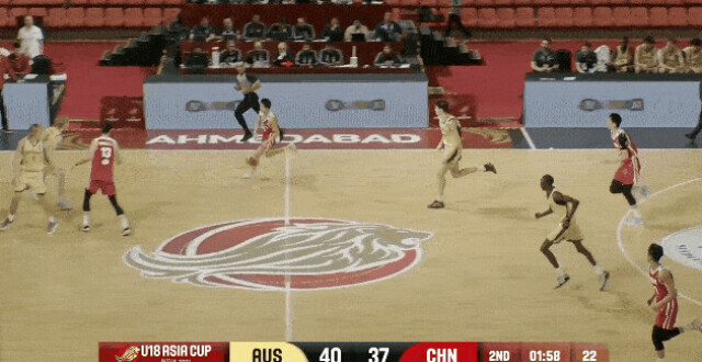 U18亚洲杯：张宇辰撤步三分连拿10分，中国42-40反超对手_腾讯新闻