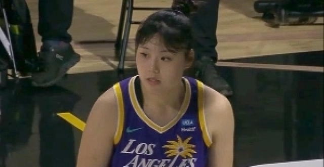 WNBA揭幕战：李月汝仅出战4分钟拿到0分1篮板 库里教妹布林克11分_腾讯新闻