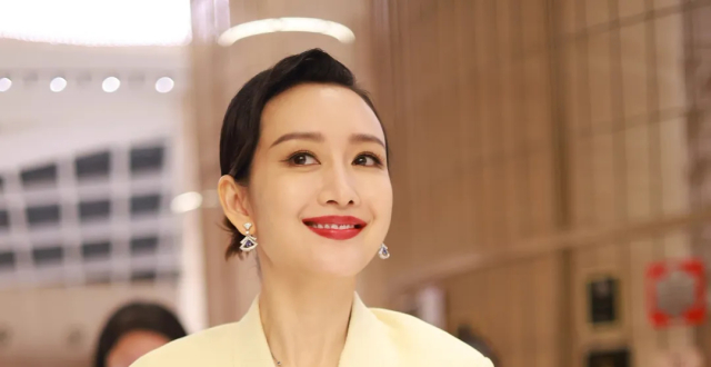 王鸥回应跨界带货：很忐忑