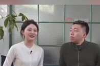 网红晚晚直播时秀恩爱，“只有我老公不嫌弃我了”_腾讯新闻