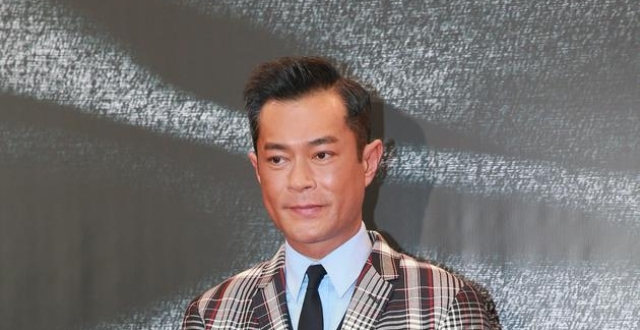 10年如一日，54岁古天乐的这一行为，逼得网友们语出惊人！_腾讯新闻