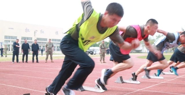 才下演训场，又摆竞技台——超燃军体运动会震撼来袭！_腾讯新闻